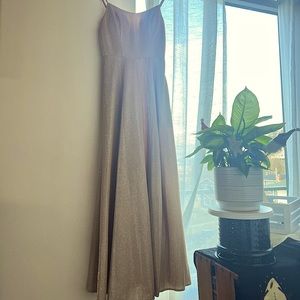 Golden bridesmaid/prom dress, has pockets and a slit, built in padding.